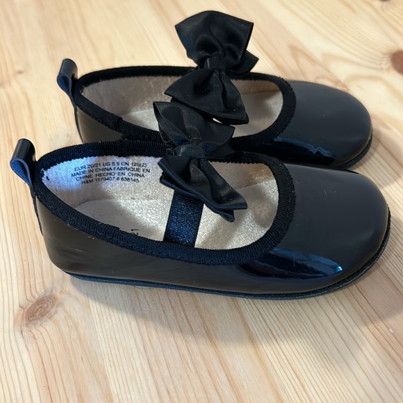 H&M - Appliquéd Ballet Flats - Picture 2 of 7